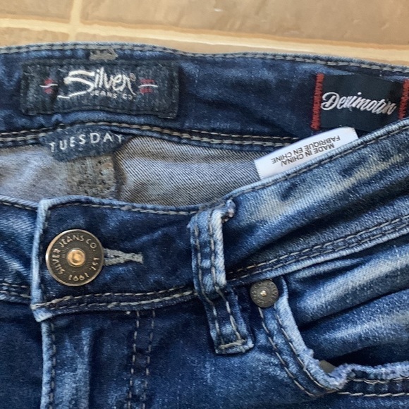 Silver Tuesday mid ankle skinny jeans - Picture 2 of 9
